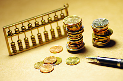 媒体管家： 前10个月新能源车险保费同比大增53% 比亚迪、小米等新“玩家”相继入局