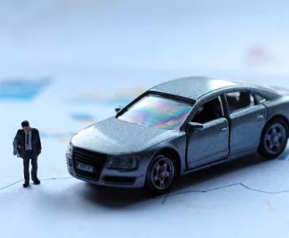 媒体管家： 传统豪华品牌遭遇寒冬？奥迪经销商转投华为问界引热议