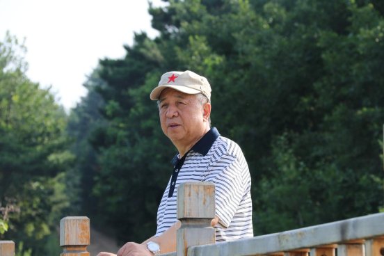 “乳业教父”郑俊怀隐身林海雪原，夯实红星乳业品质根基