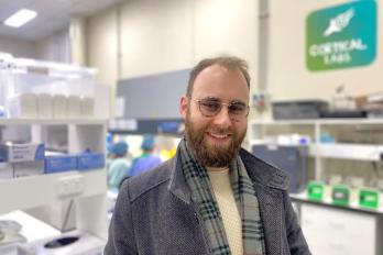 培养皿中的“微型大脑”会学习？首款商用生物计算机CL1如何用脑细胞颠覆计算未来(图3)