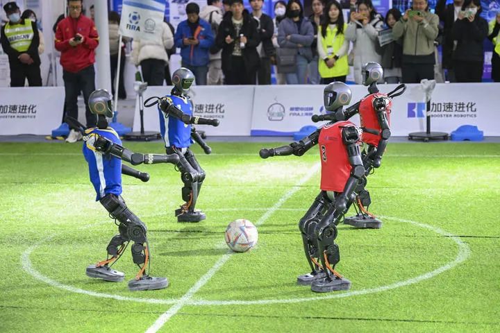 花5万元买台帮你做家务？人形机器人加速跑进量产元年(图2)
