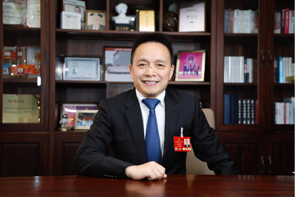 会见企业家丨“消费马车”如何劲更足？张学武代表：重构商业模式，带动提质升级(图1)