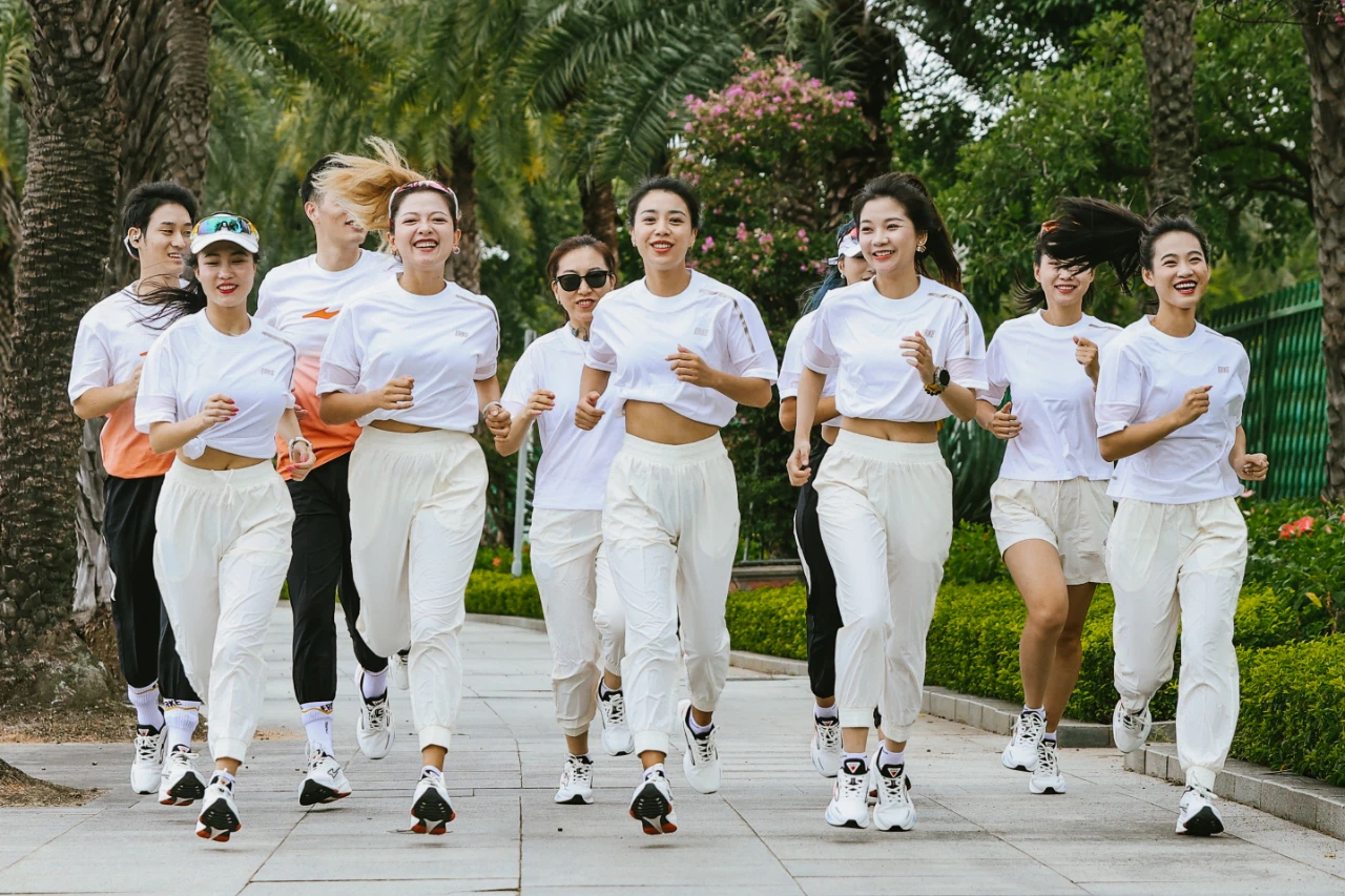 中国路跑“争抢”年轻人，打造运动消费新场景(图1)