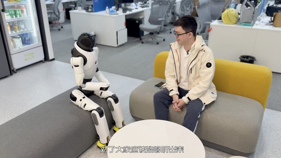 沪产机器人向能看会说有智商进阶，上海AI产业厚度持续提升(图1)