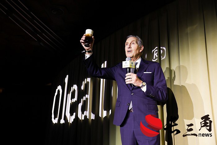 媒体管家： 星巴克的未来制胜秘密，藏在霍华德·舒尔茨带来的新品意榄朵里(图1)