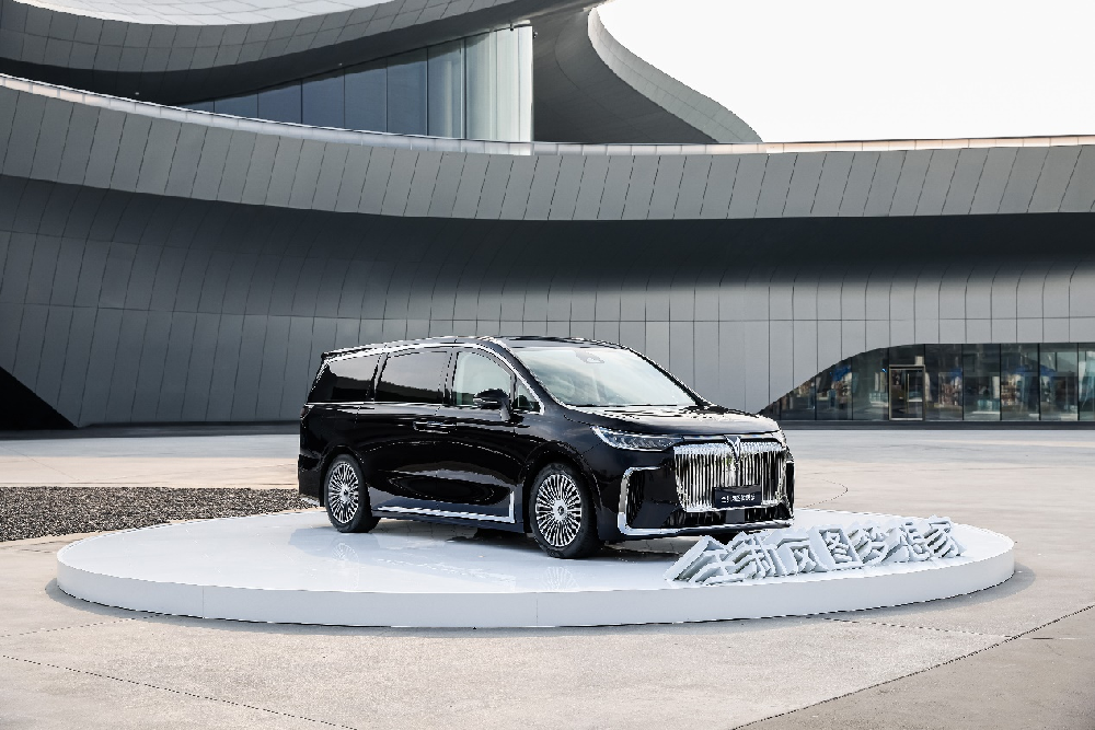 媒体管家： 卢放：MPV市场有很大潜力 岚图一定会留在“牌桌”上(图1)