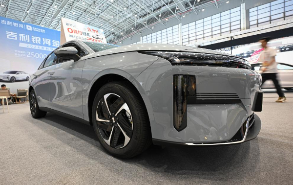 媒体管家： 国产新能源汽车点靓金秋车展(图5)