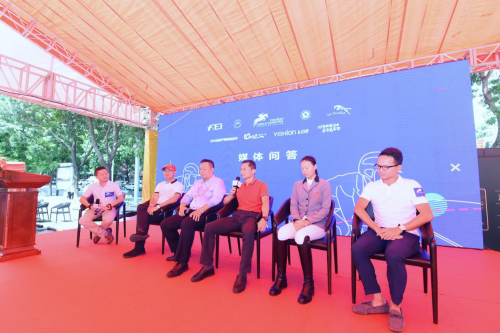 中国将首次设置160CM挑战赛！以纯金伯乐国际马术公开赛新闻发布会成功举办(图1)