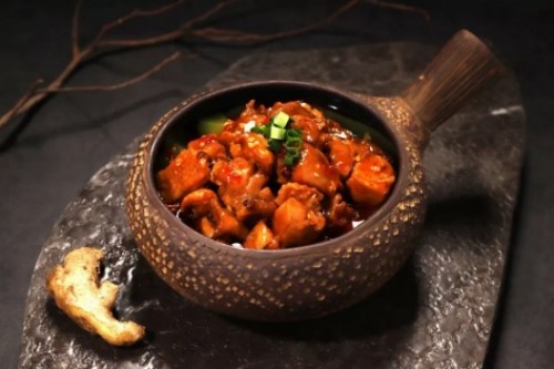 川味融合菜餐厅“椿庐”亮相北京，打造味觉与视觉的双重盛宴(图4)