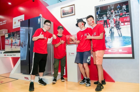 中国“篮”不住,TCL以一套花式应援组合拳助威中国男篮(图1) 中国“篮”不住,TCL以一套花式应援组合拳助威中国男篮(图1)