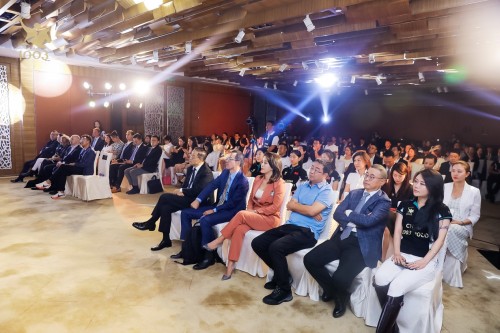 俞敏洪、孙陶然等为之站台 1003POLO引领马球未来趋势(图1) 俞敏洪、孙陶然等为之站台 1003POLO引领马球未来趋势(图1)