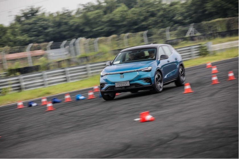 天际ME7全球首试登陆成都 以全能智控打造极致驾趣(图3)