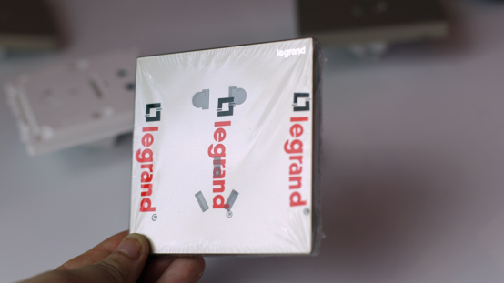 罗格朗开关内部拆解,实力说话!(图6) 罗格朗开关内部拆解,实力说话!(图6)