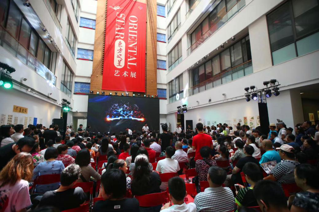 语言与艺术完美结合 UUabc助力“东方之星”书画艺术大展(图1) 语言与艺术完美结合 UUabc助力“东方之星”书画艺术大展(图1)