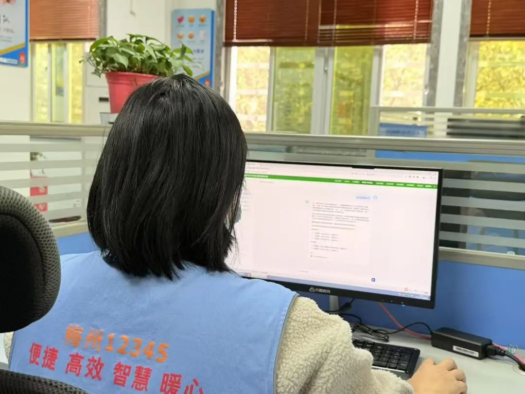 媒体管家官方2025 ：除了写公文、接热线，DeepSeek还能干什么？多地正探索(图1)