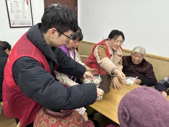 媒体管家上海软闻 ：小手拉大手,汤圆暖心头(图4)