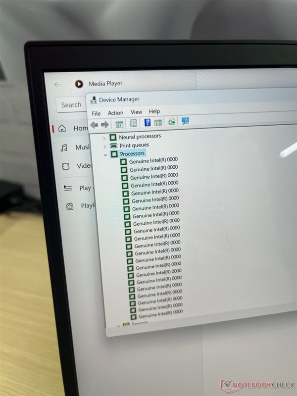 神奇的16核心22线程！全球第一台Intel 14代酷睿笔记本亮相(图2)